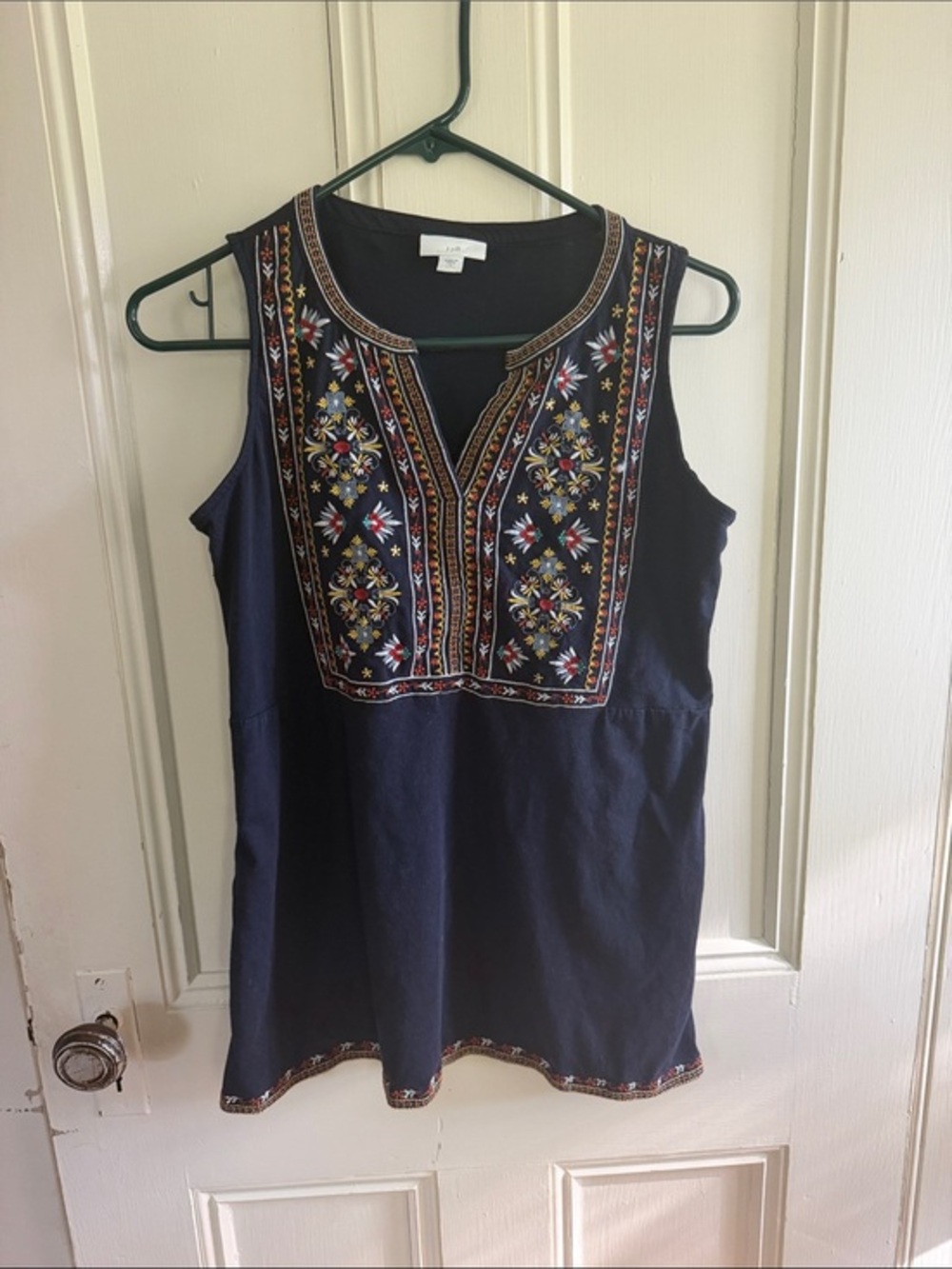 J. Jill Navy Sleeveless Embroidered V-Neck Tunic Tank